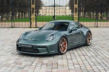 porsche-992-gt3-touring-pts-malachite-green-metallic-for-sale-01.jpeg