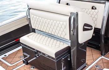 16 390 ice chest in and seat.jpg